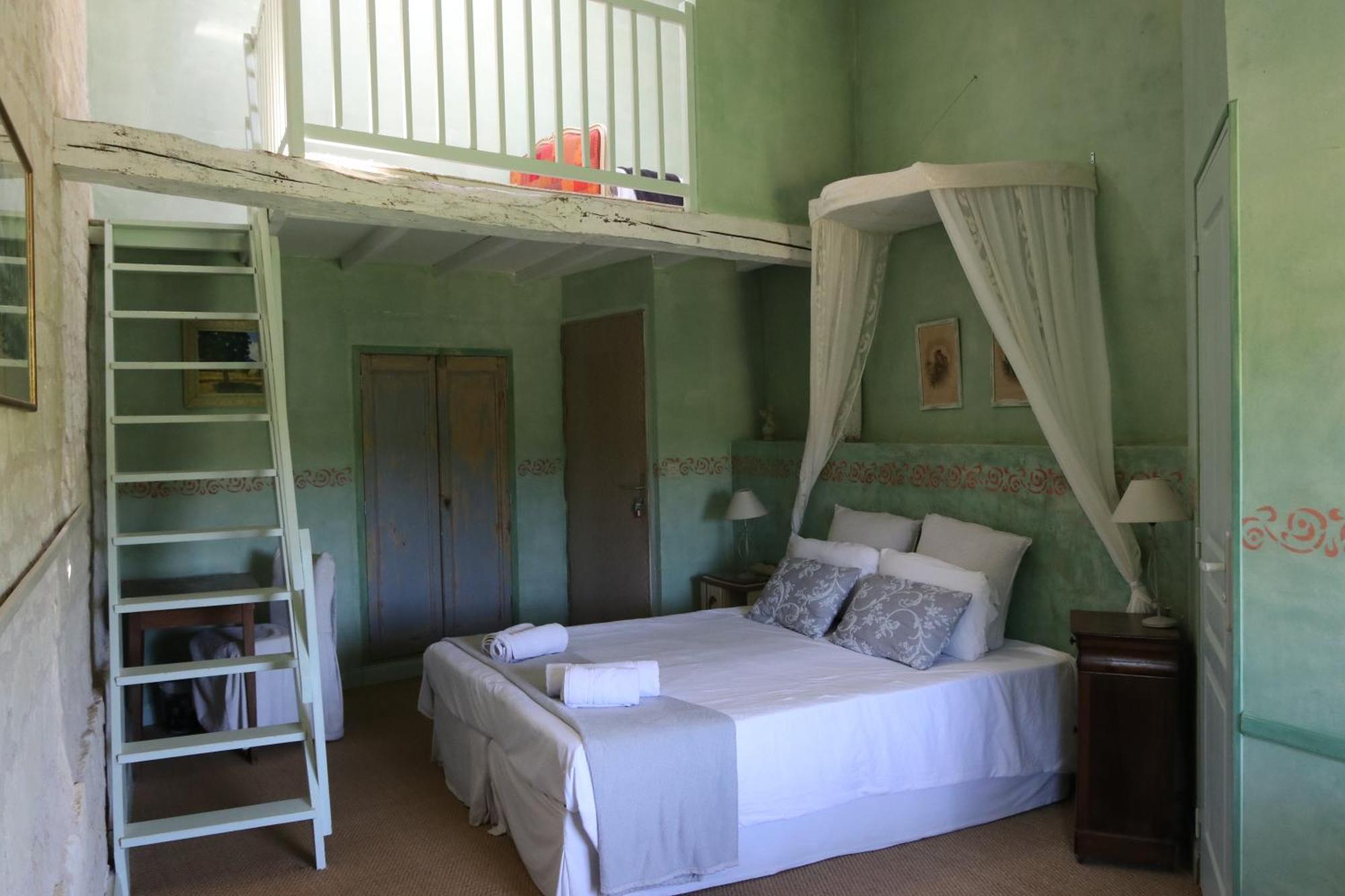 Chambres D'Hotes Du Noisillet Cinais Экстерьер фото