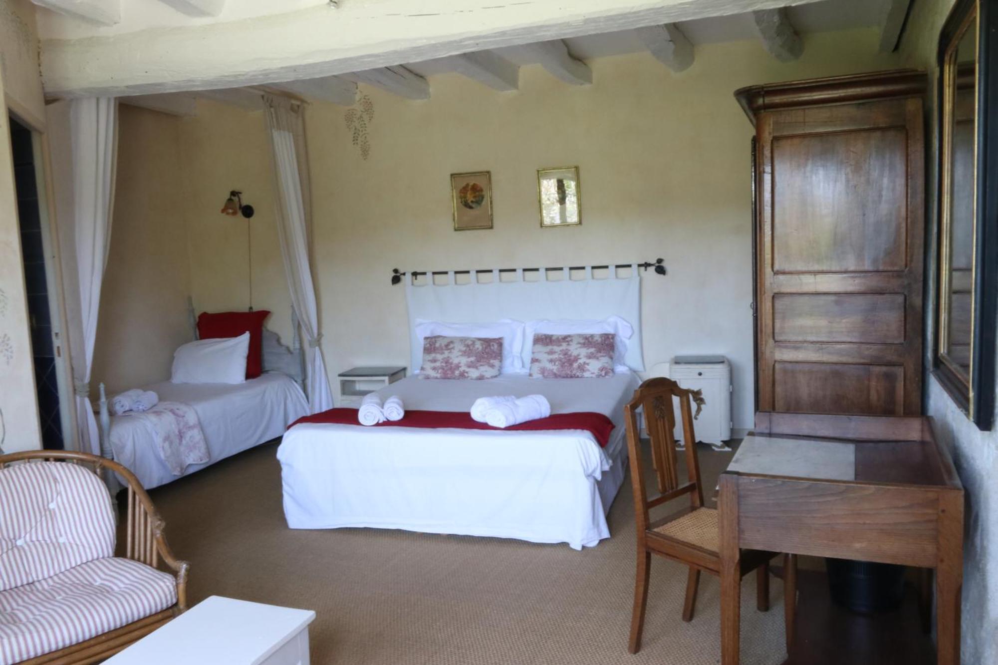 Chambres D'Hotes Du Noisillet Cinais Экстерьер фото