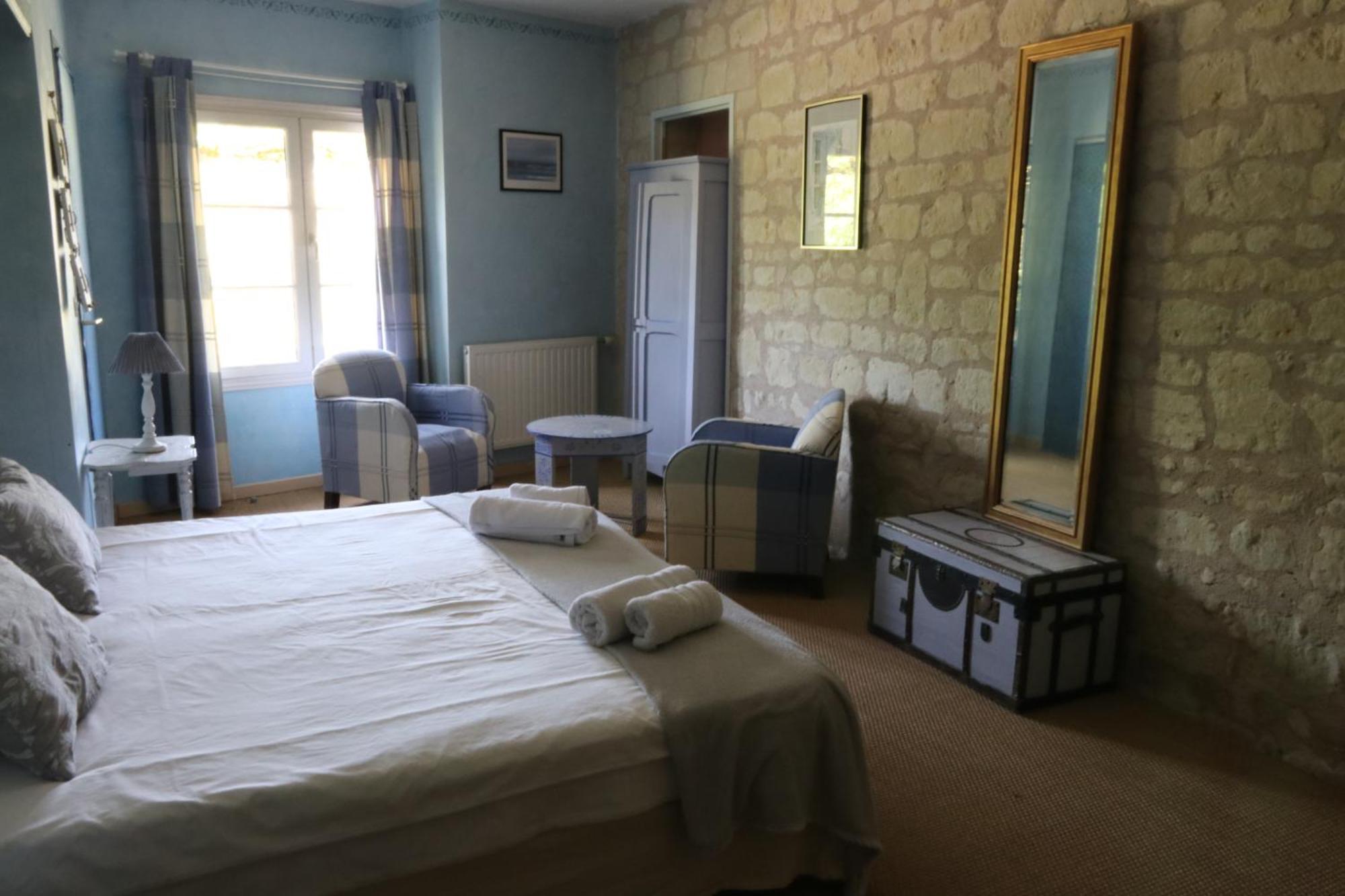Chambres D'Hotes Du Noisillet Cinais Экстерьер фото