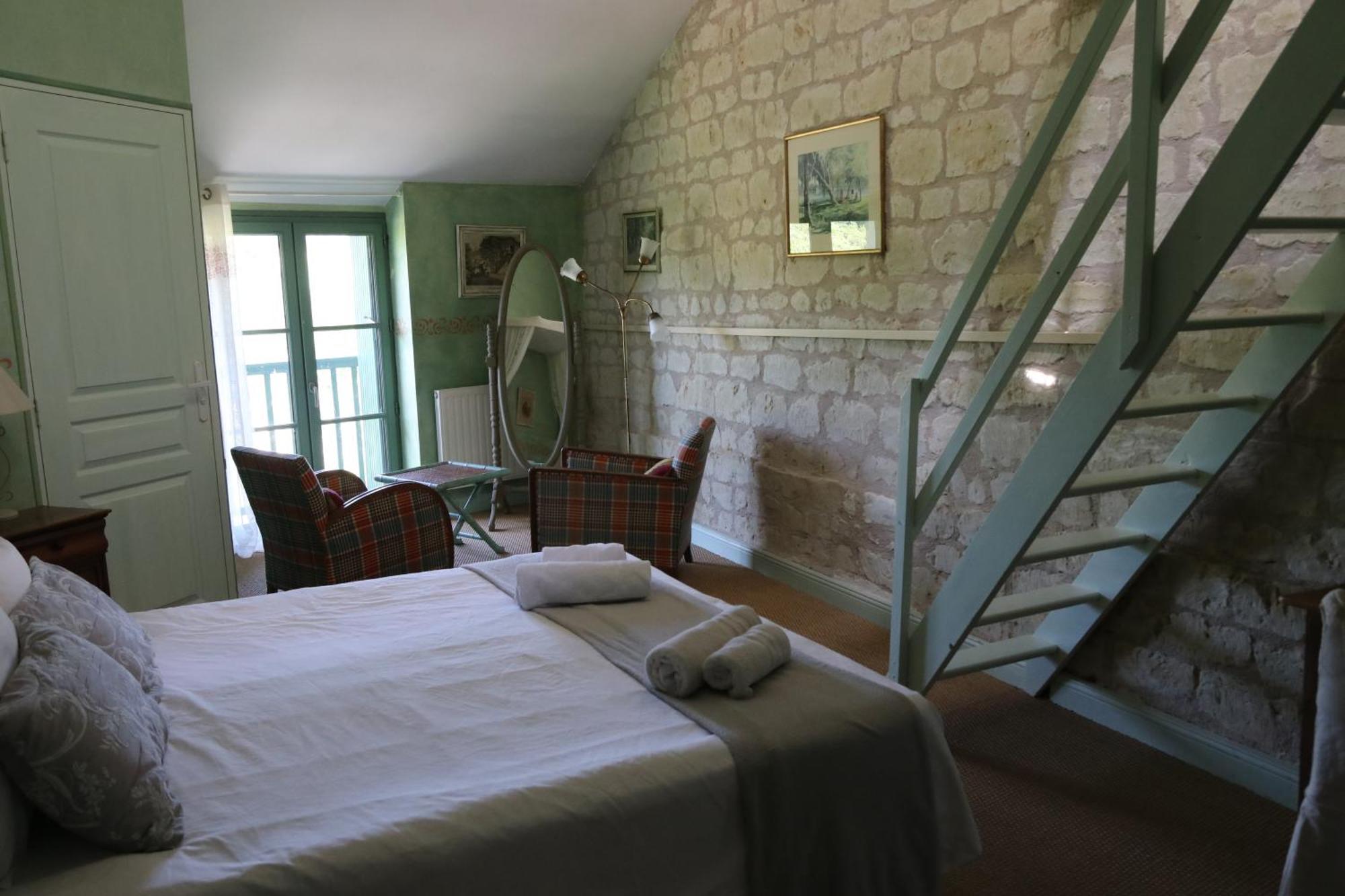 Chambres D'Hotes Du Noisillet Cinais Экстерьер фото