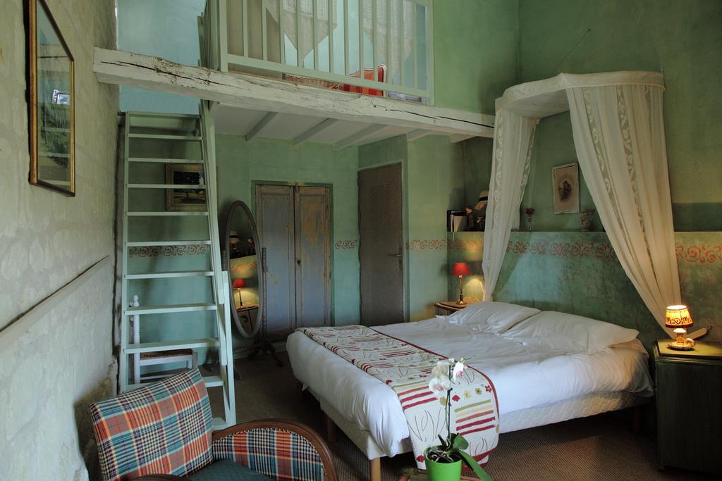 Chambres D'Hotes Du Noisillet Cinais Экстерьер фото